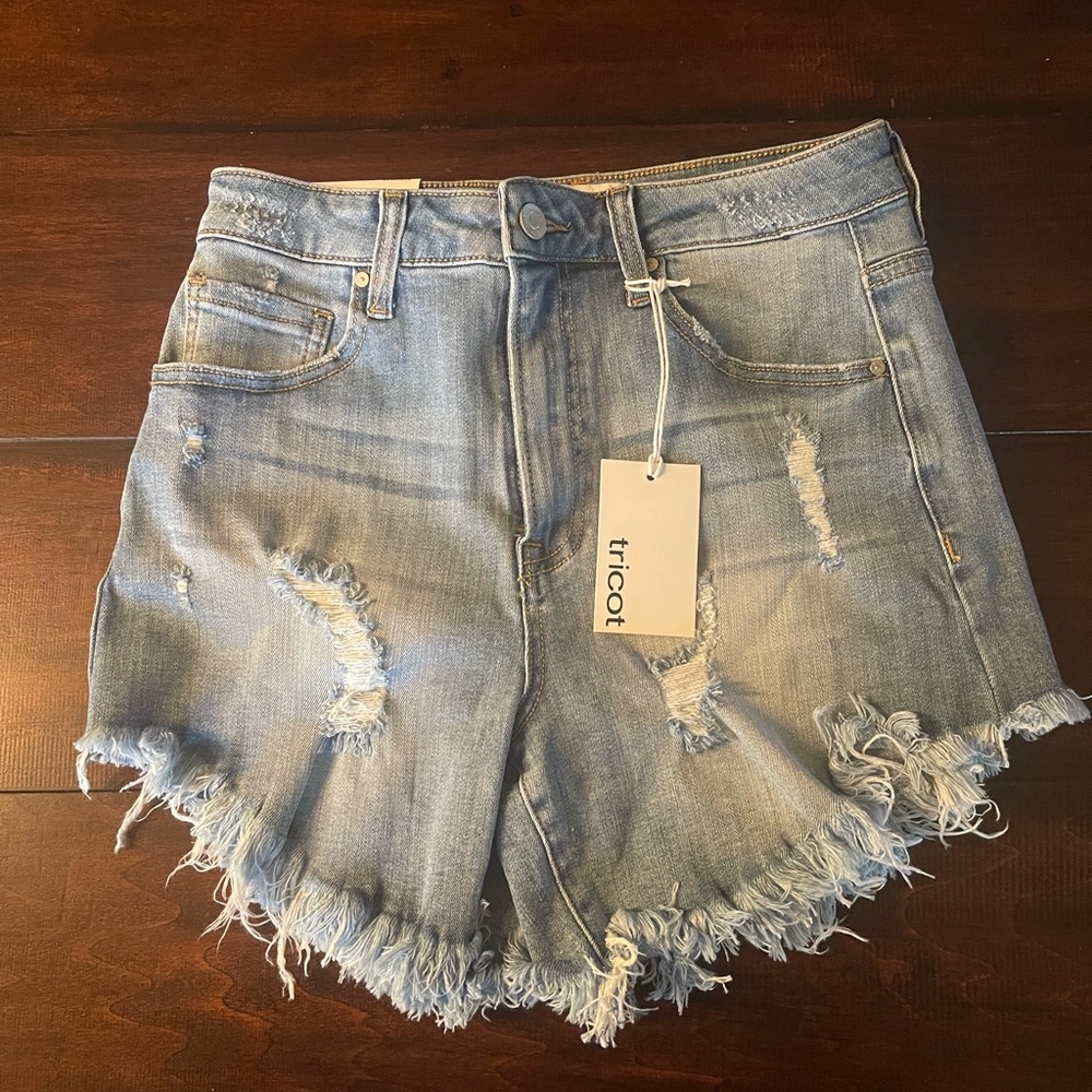Tricot denim high low jean shorts. NWT